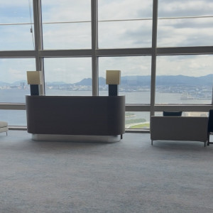 挙式場の外、ゲストが待っている場所|766253さんのヒルトン福岡シーホークの写真(2568087)