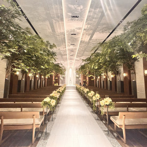 奥行きがある感じの、長いバージンロードが素敵だった|766253さんのTHE STRINGS HAKATA / ザ ストリングス ハカタの写真(2577632)