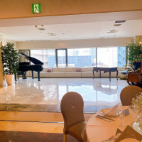 最上階会場、グランドピアノがおいてあり景色も抜群