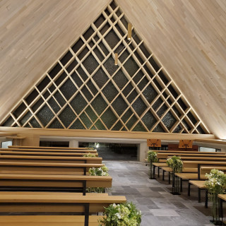 新しい方のチャペル
ネットで見た写真より狭い印象でした