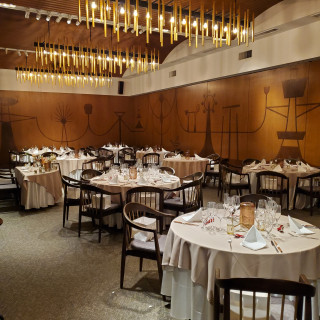 別建物の披露宴会場
60名?人数が多くないと利用が難しい