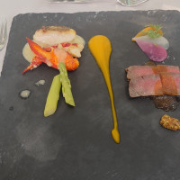 メイン料理の試食用ワンプレート