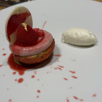 甘酸っぱい最高に美味しいケーキ