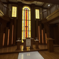 木の温もりのあるチャペル