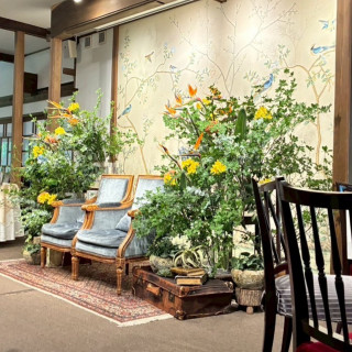 新郎新婦の席のお花が最高に綺麗でした。