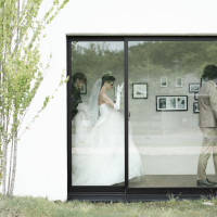 披露宴会場に向かっているシーン