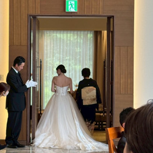 母とのお色直しにて退場シーン|766467さんのベル ラ クールの写真(2515771)
