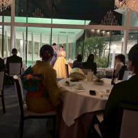 両親への手紙。後ろに見えるのがチャペルで空間でした。