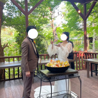 テラスでちらし寿司入刀。盛り上がりました！