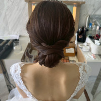 宿泊している部屋でヘアメイク