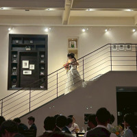 階段があり、華やかです。