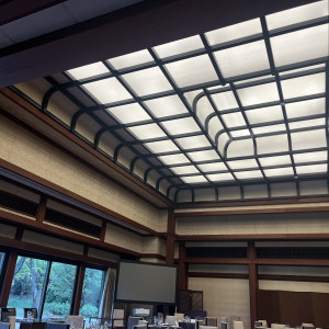 メイン会場の天井。|766638さんの大阪城西の丸庭園 大阪迎賓館の写真(2516064)