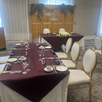 暖かい雰囲気の会食や披露宴の会場
