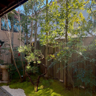 挙式会場から見える庭