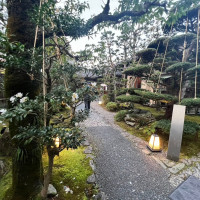 入口門から玄関までの通路