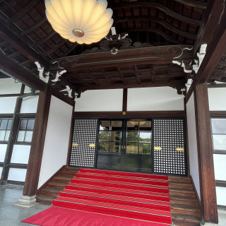 挙式後、ここから明治記念館に入るようです。