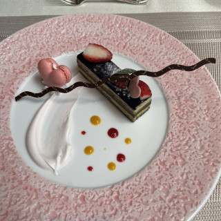 デザートがとても美味しく、皆さんに召し上がって欲しいです。