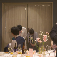 新郎退場（新婦妹と）