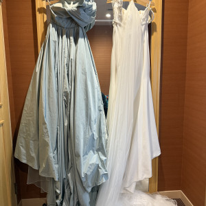 当日に着たドレスを控え室で撮影|767044さんのオリエンタルホテル 神戸・旧居留地の写真(2517659)