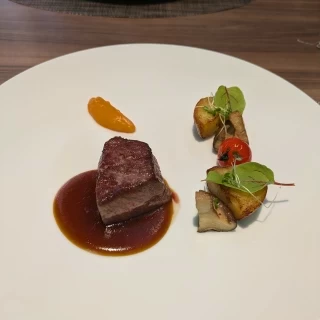 メイン