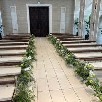 モダンで開放感のある挙式会場