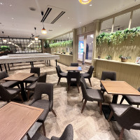 参列者の受付や控え室となる所です。