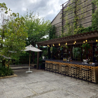 披露宴会場にバーカウンターがある。