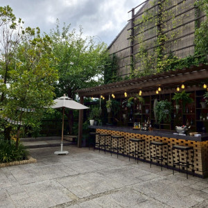 披露宴会場にバーカウンターがある。|767187さんのザ オーク ガーデン/別邸 木屋の写真(2518130)