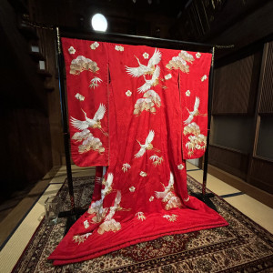 披露宴できた和装の着物
退場のところに飾ってあり間近でみるこ|767207さんの萬屋本店 - KAMAKURA HASE est1806 -の写真(2518203)