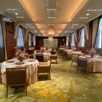一転して、迎賓館みたいなレトロで豪華な雰囲気！