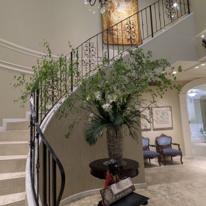 階段&シャンデリアが美しい|767334さんのソンブルイユ TOKYOの写真(2520289)