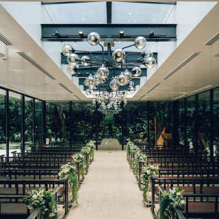 ガラス張りのチャペルでバブルシャワーしました!とても綺麗でし