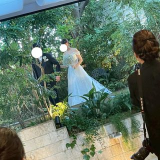 ガーデンから新郎新婦登場