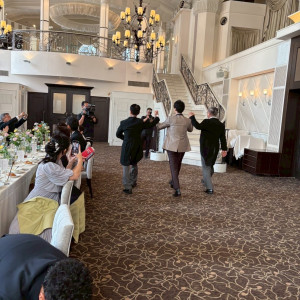 新郎退場シーン|767494さんのアルモニービアン(国登録有形文化財)/テイクアンドギヴ・ニーズウェディングの写真(2519482)