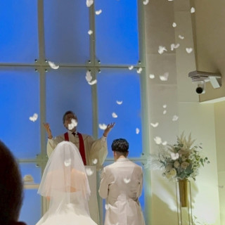 花を降らせる演出
