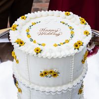 普通のケーキより少し高さをプラスした大きさになります。