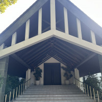 チャペルの外側から。こちらでフラワーシャワーや記念撮影