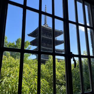 五重塔がすぐ近くにあります。