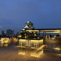 屋上テラス。大阪城が大迫力です。