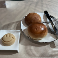 パンは3種類から2つ選べて、おかわり自由でした