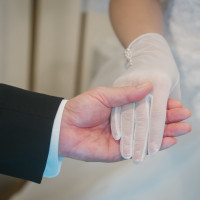 ドレスショップで手袋も借りられます。5ショップの中か選択可