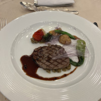 メインのお肉です。
少ししょっぱく感じました。