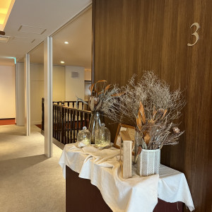 チャペル横の待合室の前です。
ちょっとしたアレンジがあります|767661さんのザ・ロイヤルダイナスティ大宮(THE ROYAL DYNASTY OMIYA)の写真(2529519)