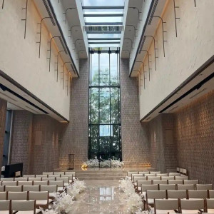 白基調の近代的なチャペルです。壁は木材なんですよ。|767661さんのキンプトン新宿東京の写真(2524317)