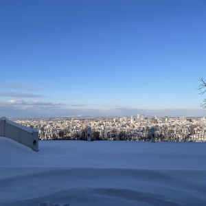 雪のシーズンも綺麗です。こちらを背景に撮影も出来ました。|767830さんのローズガーデンクライスト教会の写真(2521564)