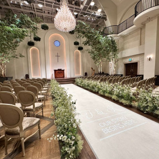 挙式会場です。いい感じの大きさで綺麗な雰囲気に圧倒されます。