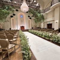 挙式会場です。いい感じの大きさで綺麗な雰囲気に圧倒されます。