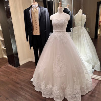 ドレスサロンも併設されています。