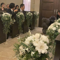 チャペル装花は無料・固定