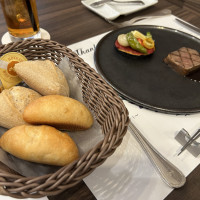 パンとメイン。どちらも美味しかったです。